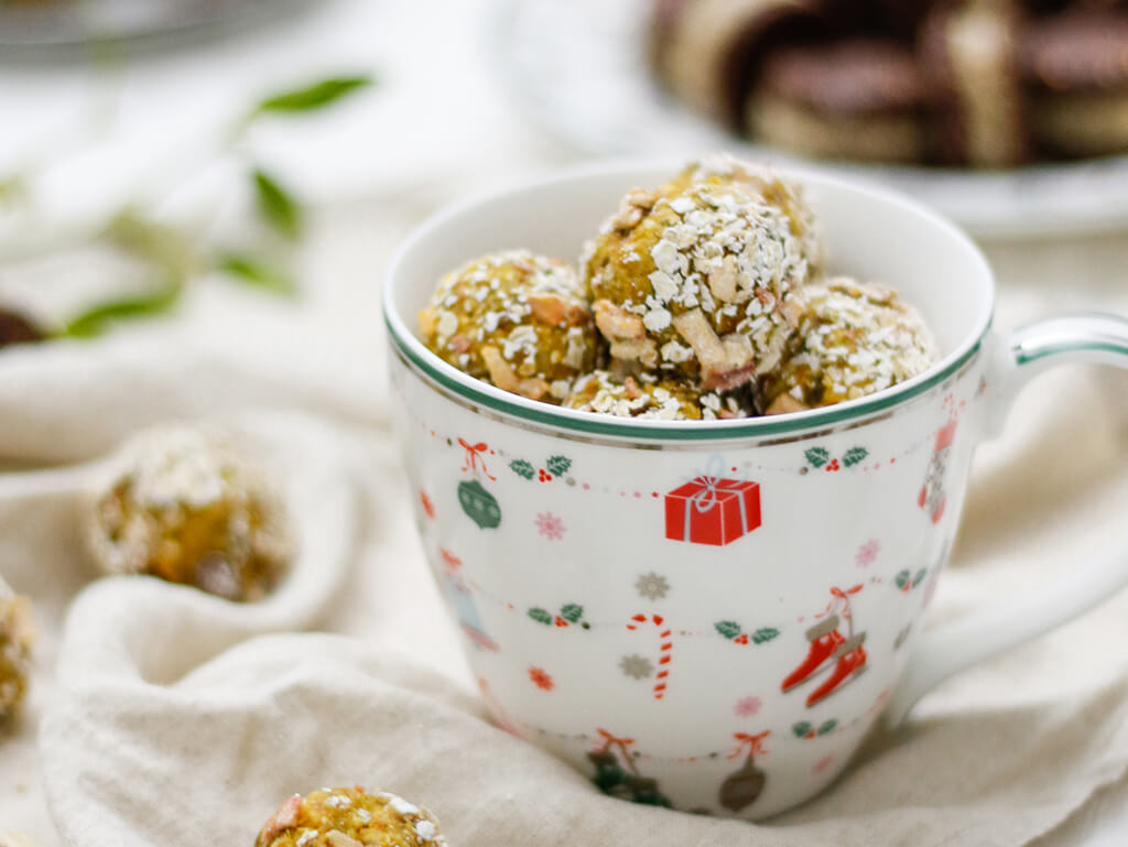 Weihnachtsrezept: Kürbis-Porridge Energiekugeln